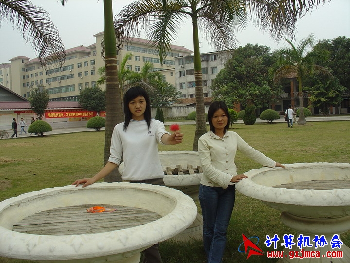 051202CA100.JPG