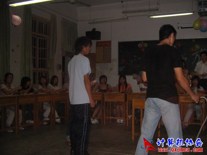 060601ET204.jpg