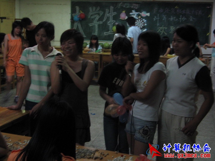 060601ET318.jpg