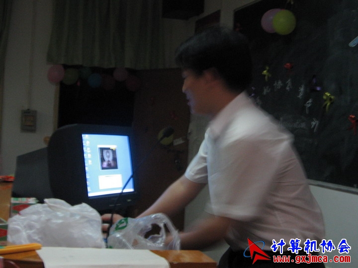 060601ET321.jpg