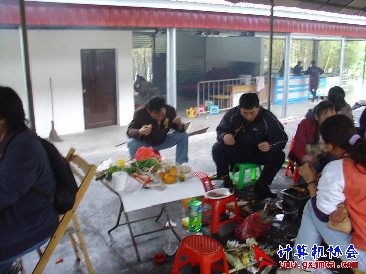 061203SKD728.JPG