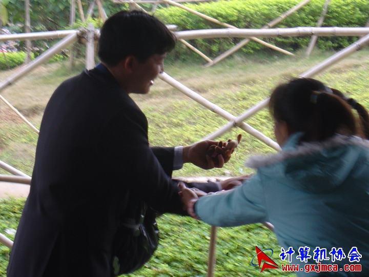 061203SKD902.JPG