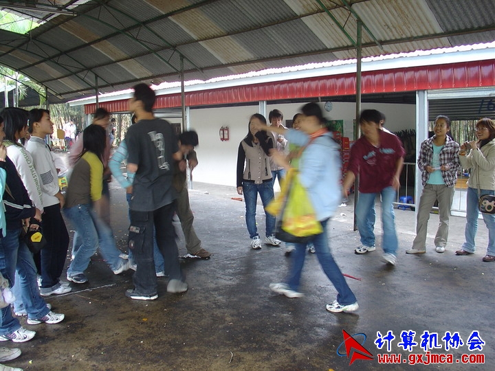 061203SKD908.JPG