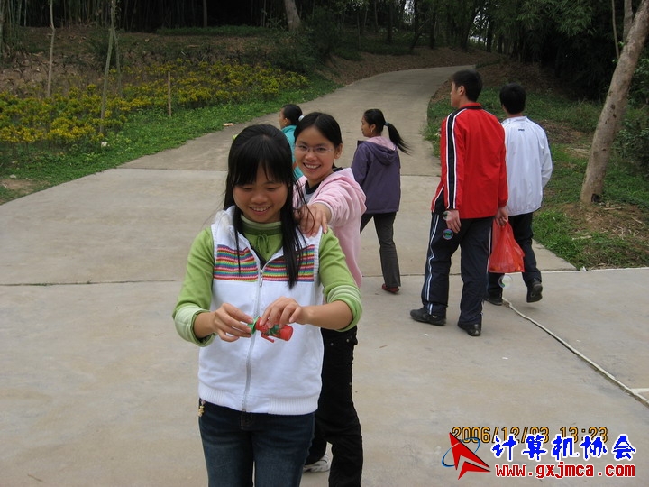 061203SKE1135.JPG