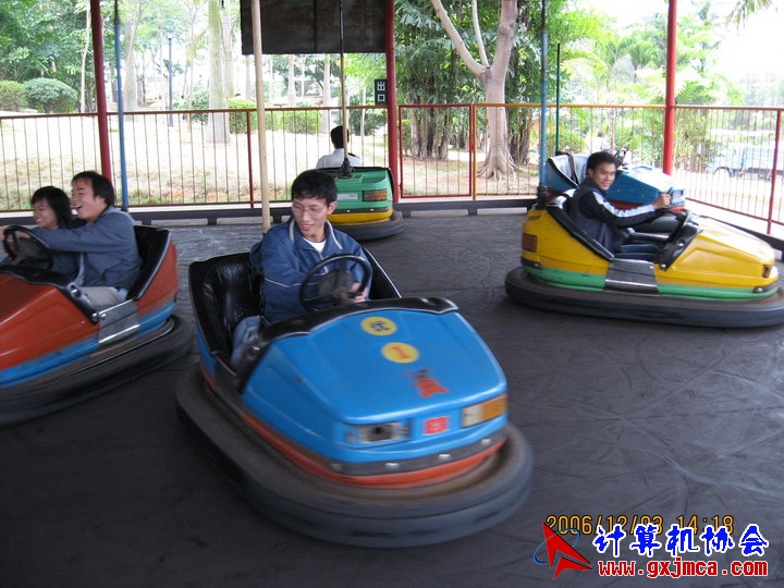 061203SKE1211.JPG
