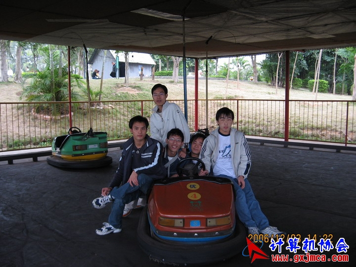 061203SKE1229.JPG