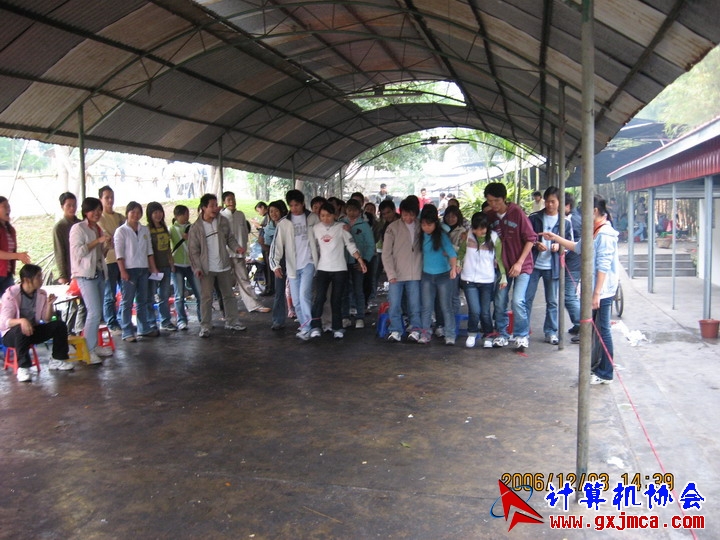 061203SKE1255.JPG