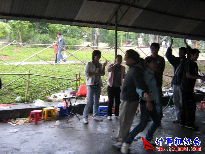 061203SKF1402.jpg