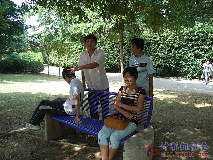 071029XCB116.jpg