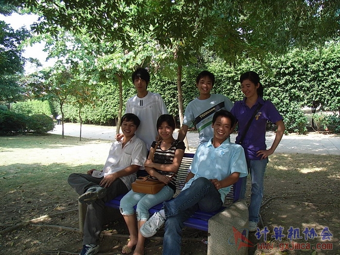 071029XCB127.jpg