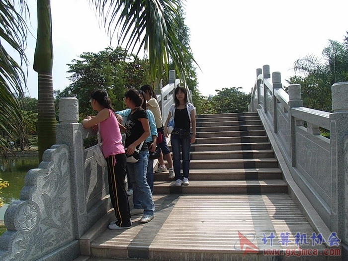 071029XCB133.jpg