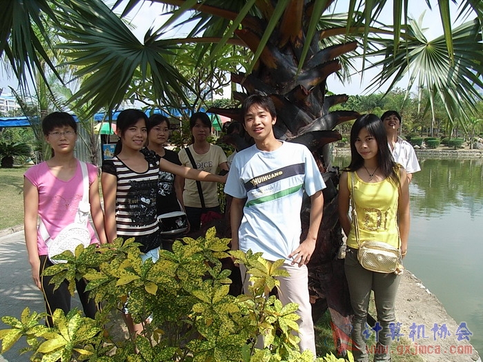 071029XCB145.jpg