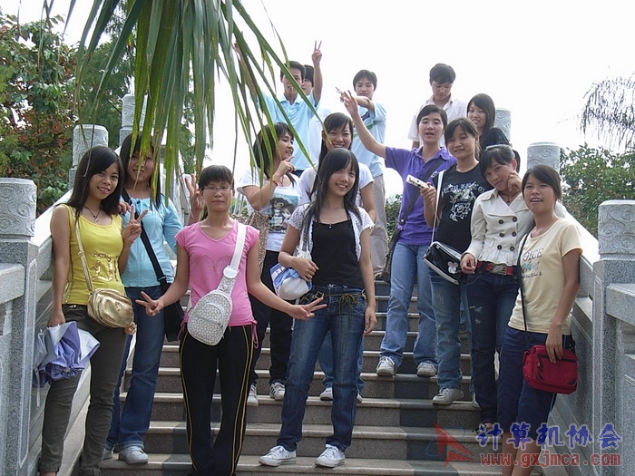 071029XCB156.jpg
