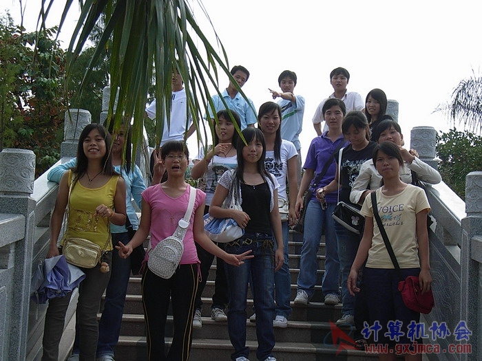 071029XCB157.jpg