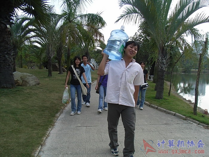 071029XCB169.jpg