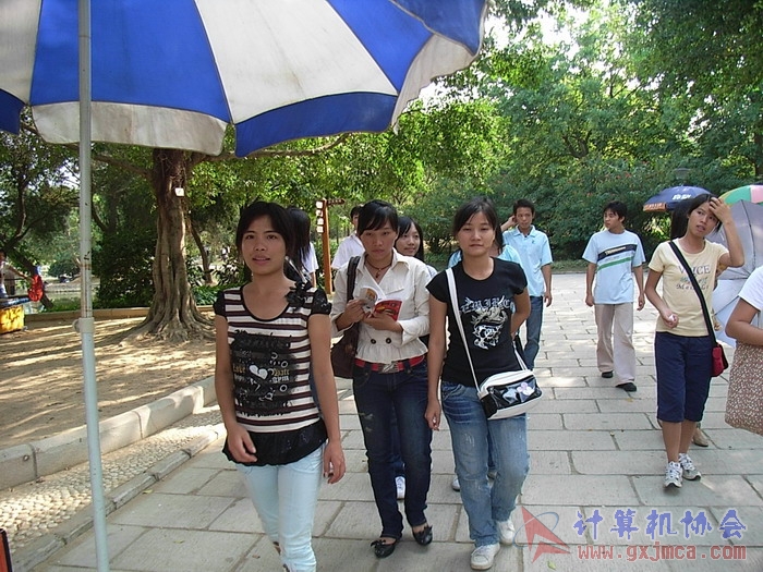 071029XCB250.jpg