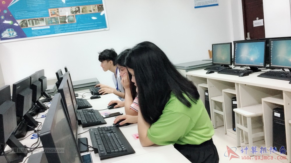 180517EXDZBGTBCLJHSYYPX09.jpg
