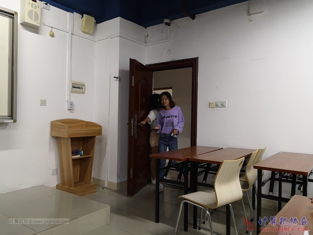 180927XCYMSZP381.jpg