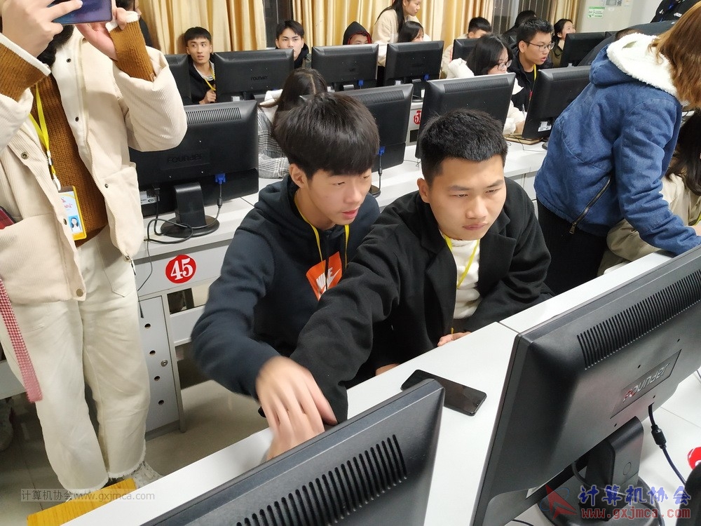 20181213xh2017-2018pstxpx102.jpg
