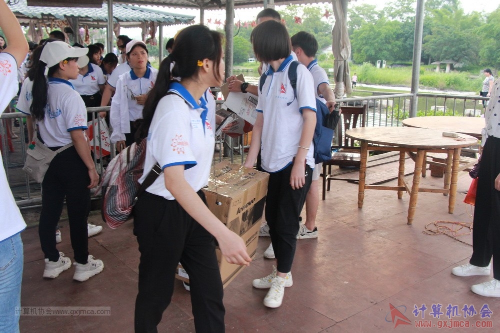 180512xhcy826.JPG