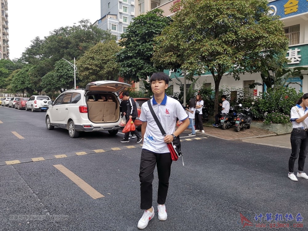 180512xhcy159.jpg