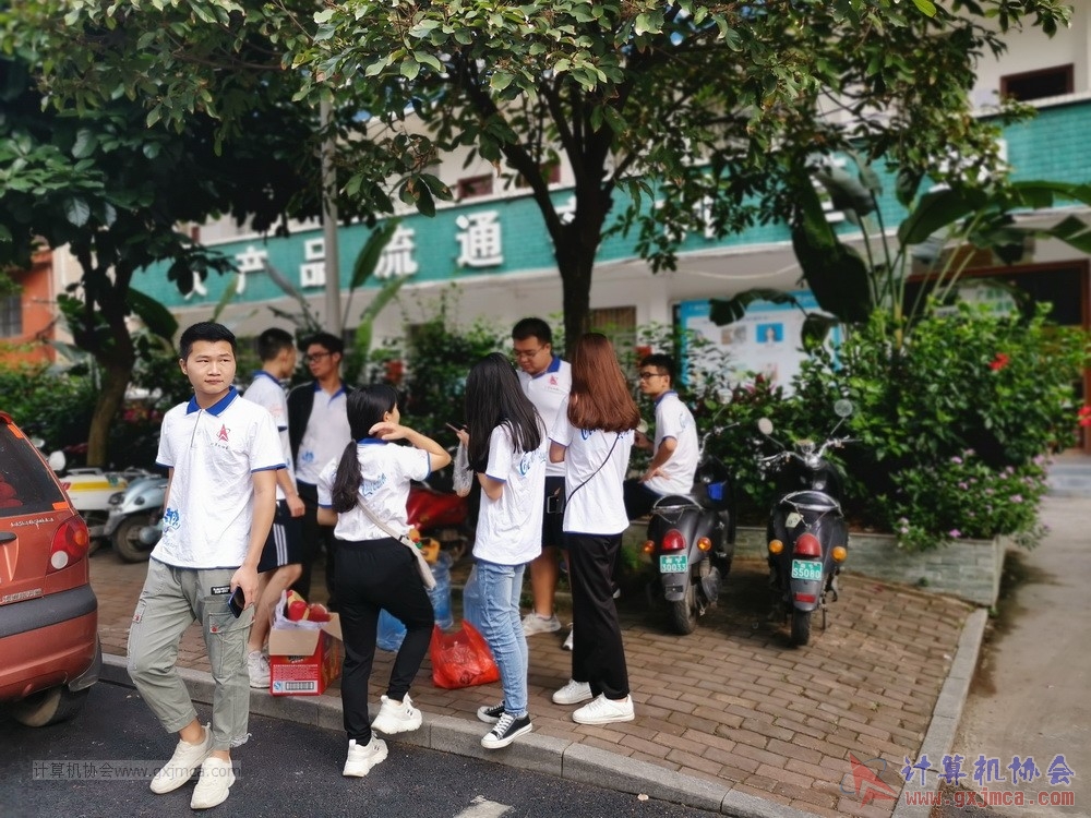 180512xhcy160.jpg