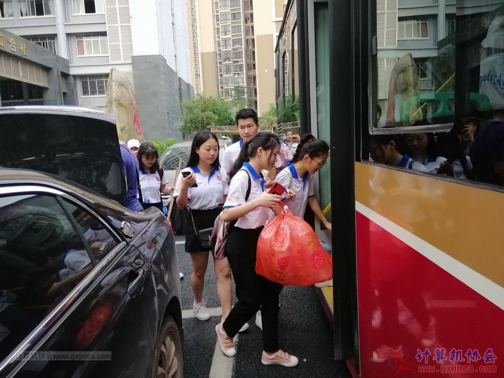 180512xhcy164.jpg