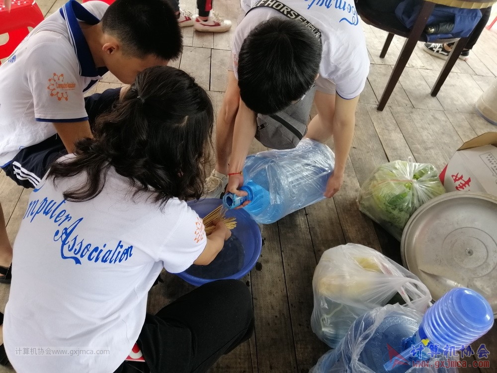 180512xhcy205.jpg