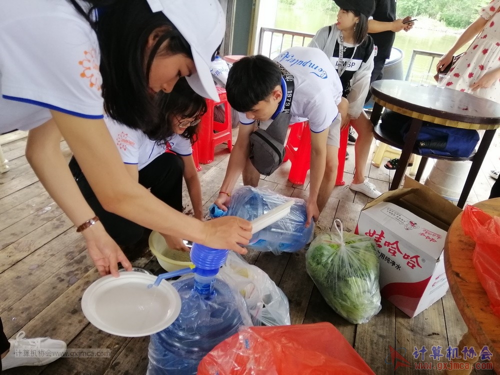 180512xhcy207.jpg