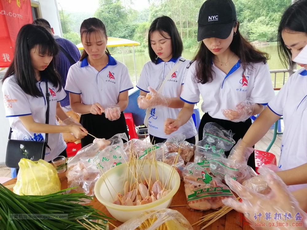 180512xhcy215.jpg
