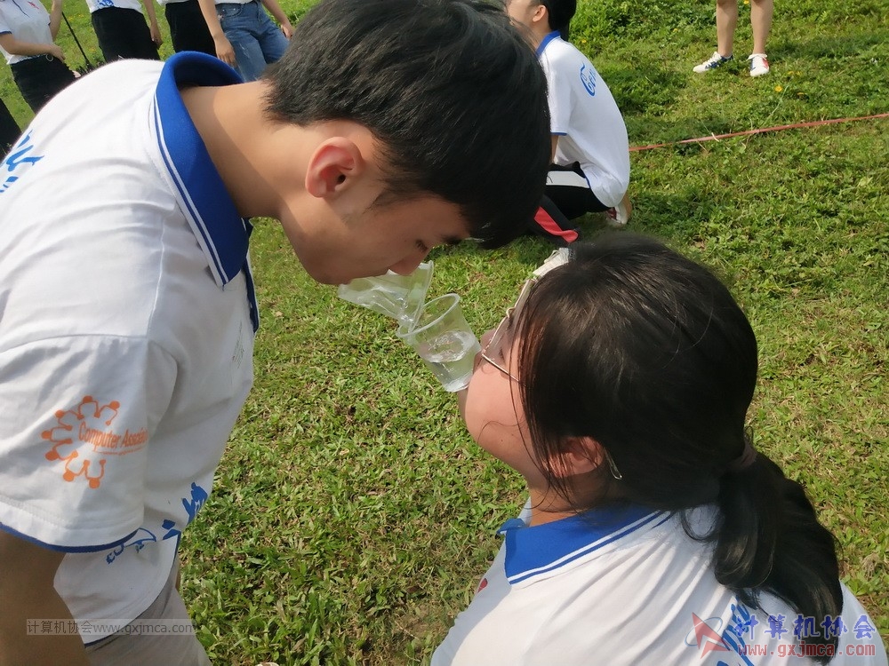 180512xhcy253.jpg