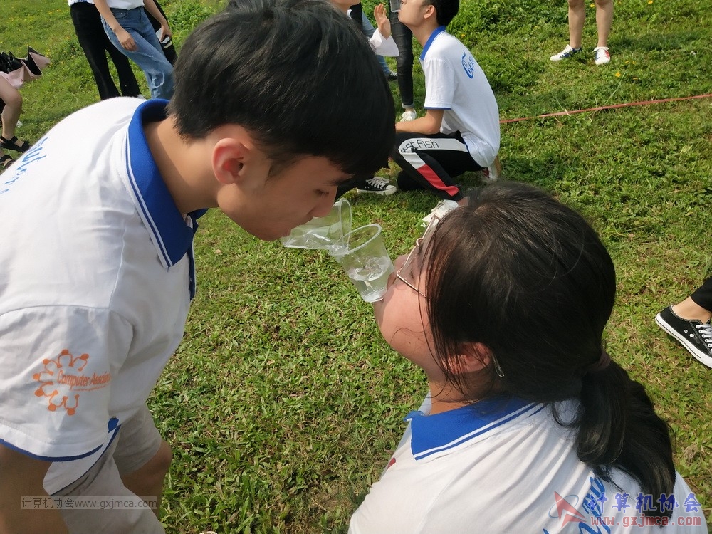 180512xhcy252.jpg
