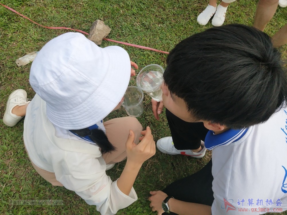180512xhcy269.jpg
