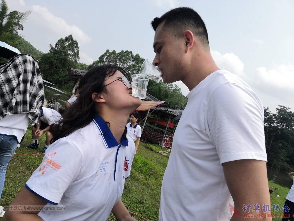 180512xhcy275.jpg