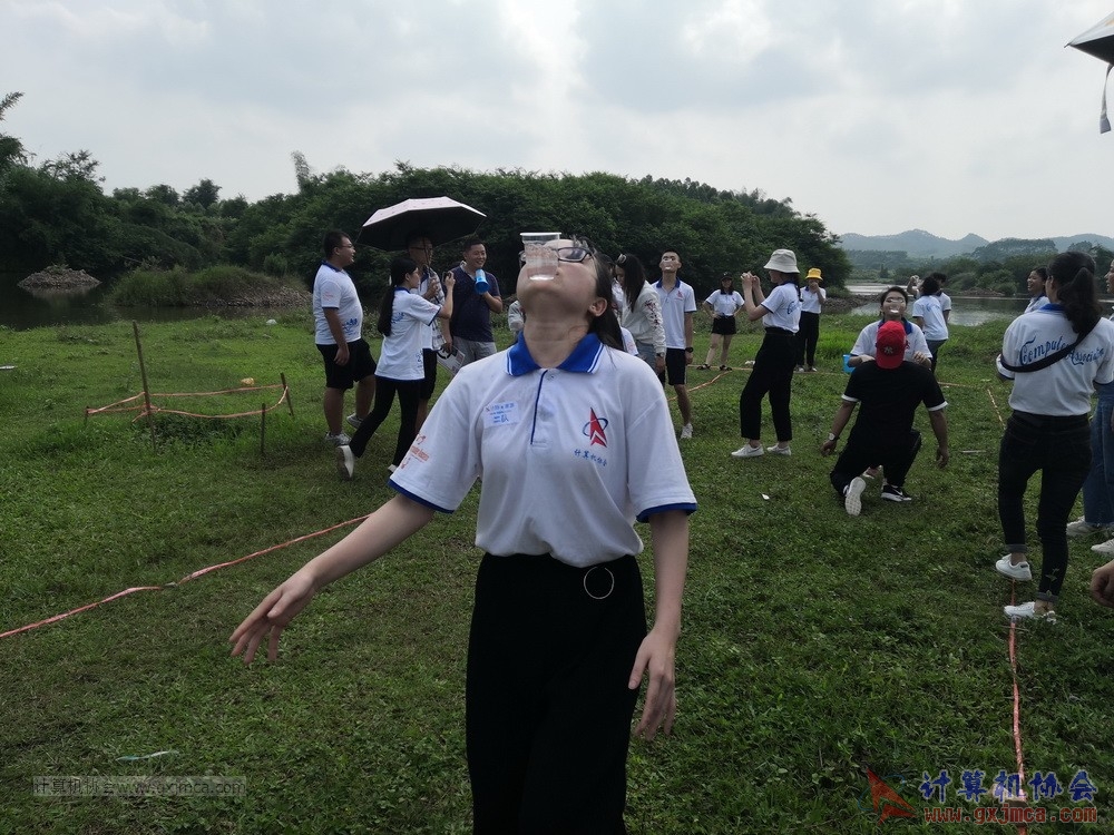 180512xhcy276.jpg