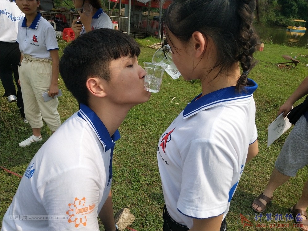 180512xhcy279.jpg
