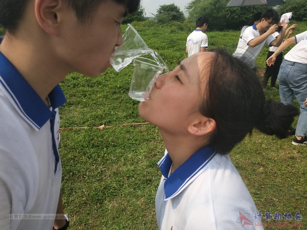 180512xhcy285.jpg