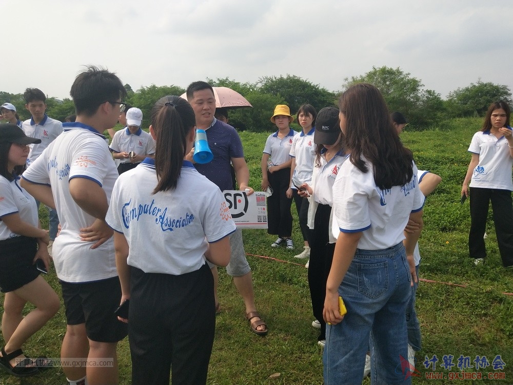 180512xhcy298.jpg