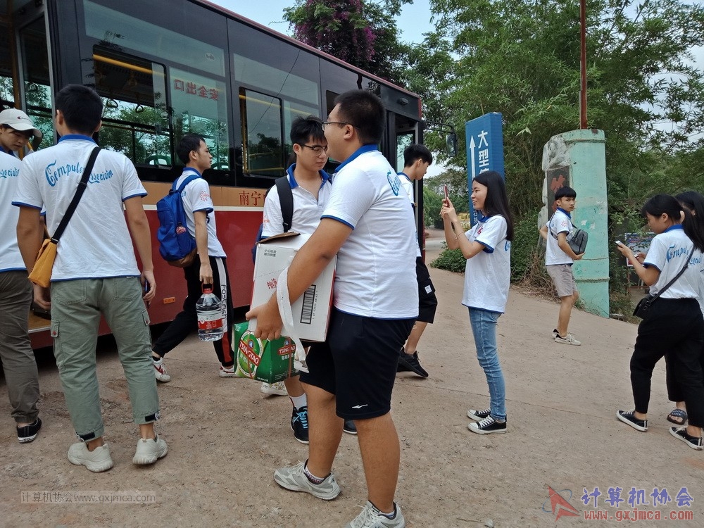 180512xhcy331.jpg