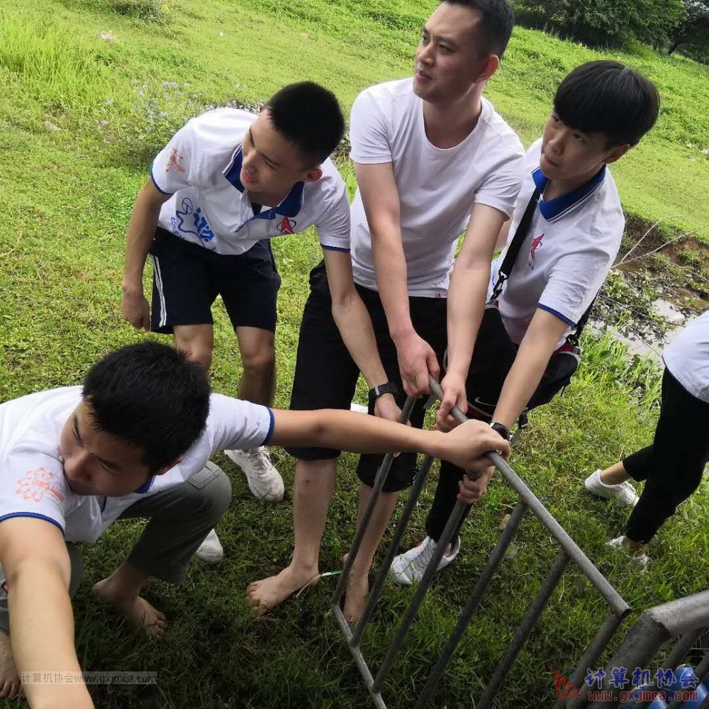180512xhcy345.jpg