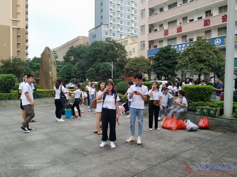 180512xhcy346.jpg