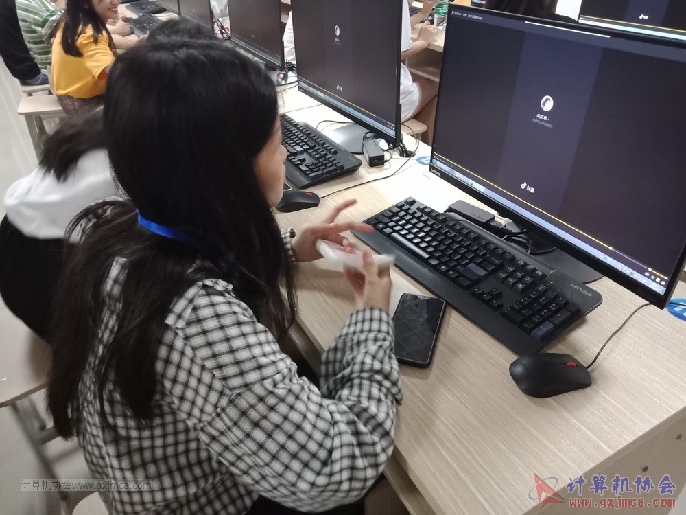 20190605xhksdsjspxhd81.jpg