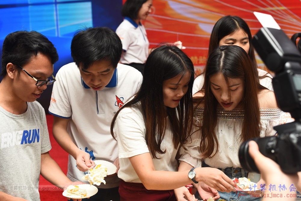 20190615qxhclssznghxh14ssrparty821.JPG