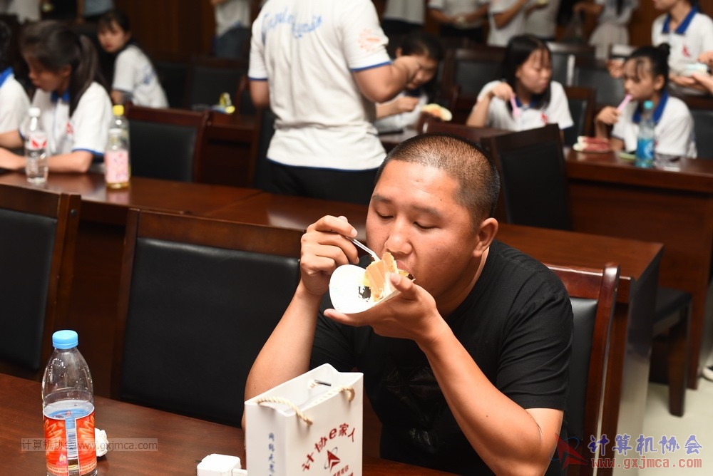 20190615qxhclssznghxh14ssrparty831.JPG
