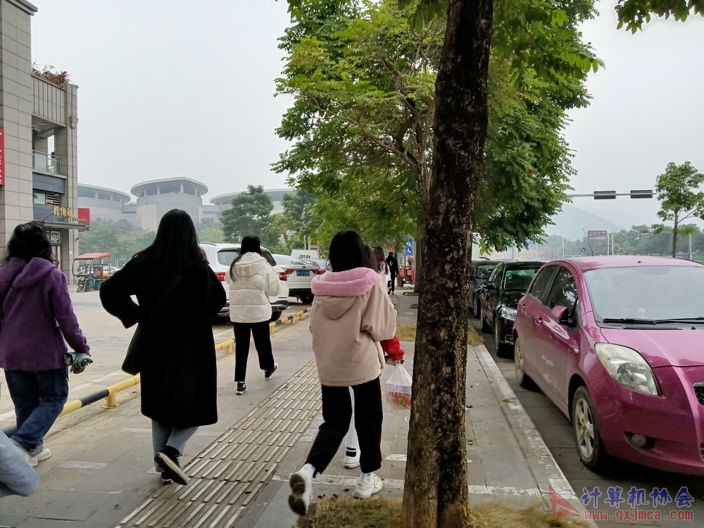 201226nnbwg013.jpg