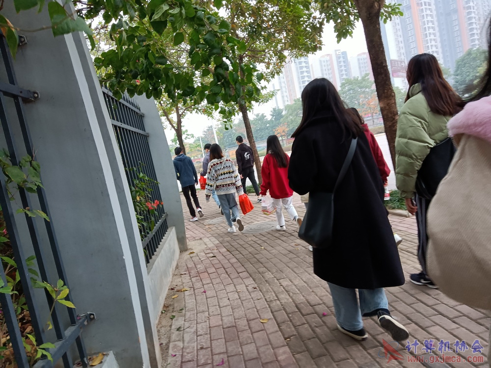 201226nnbwg019.jpg