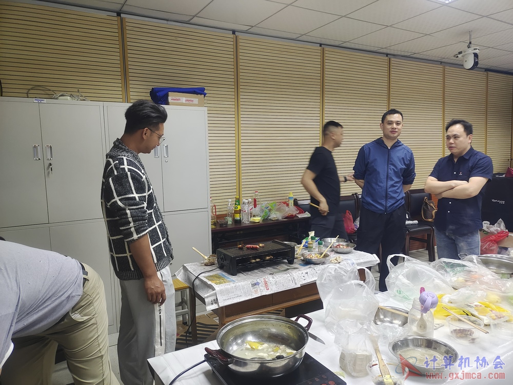 230512CA18znqcbh079.jpg