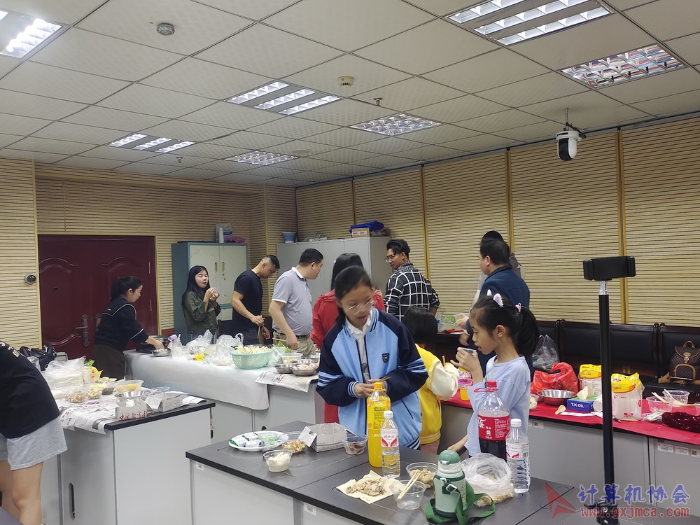 230512CA18znqcbh077.jpg