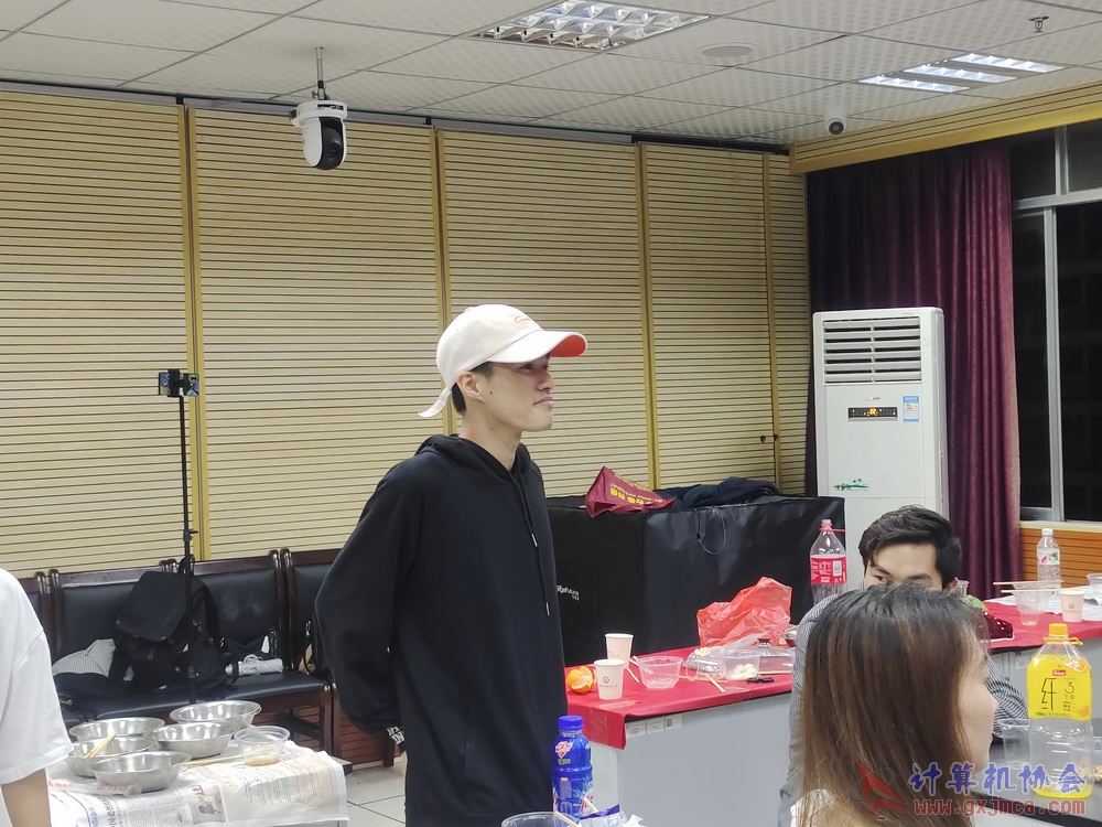 230512CA18znqcbh182.jpg