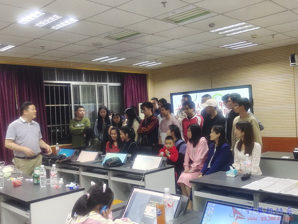 230512CA18znqcbh198.jpg